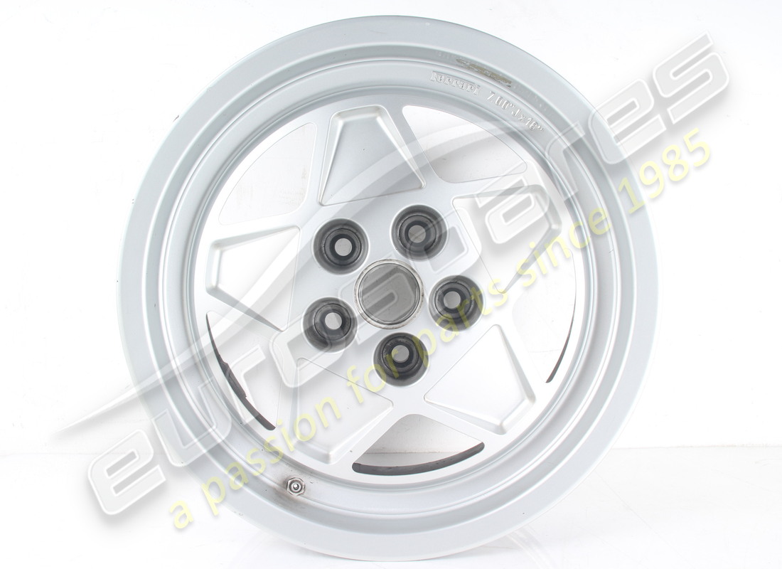 USED FERRARI FRONT ROAD WHEEL 7JX16. PART NUMBER 137079 (1) used ferrari front road wheel 7jx16. part number 137079 (1)