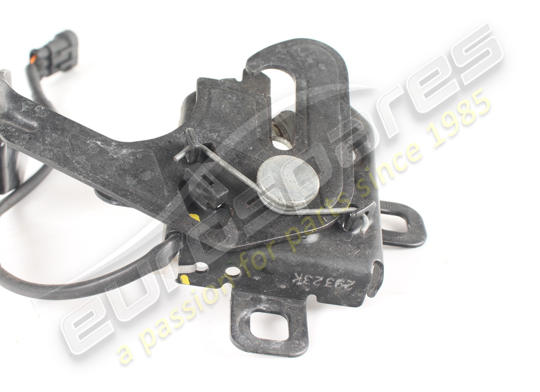 used ferrari lid lock. part number 83752200 (2)