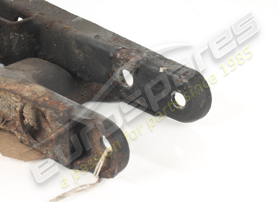used ferrari lh front suspension lower lever. part number 115707 (2)