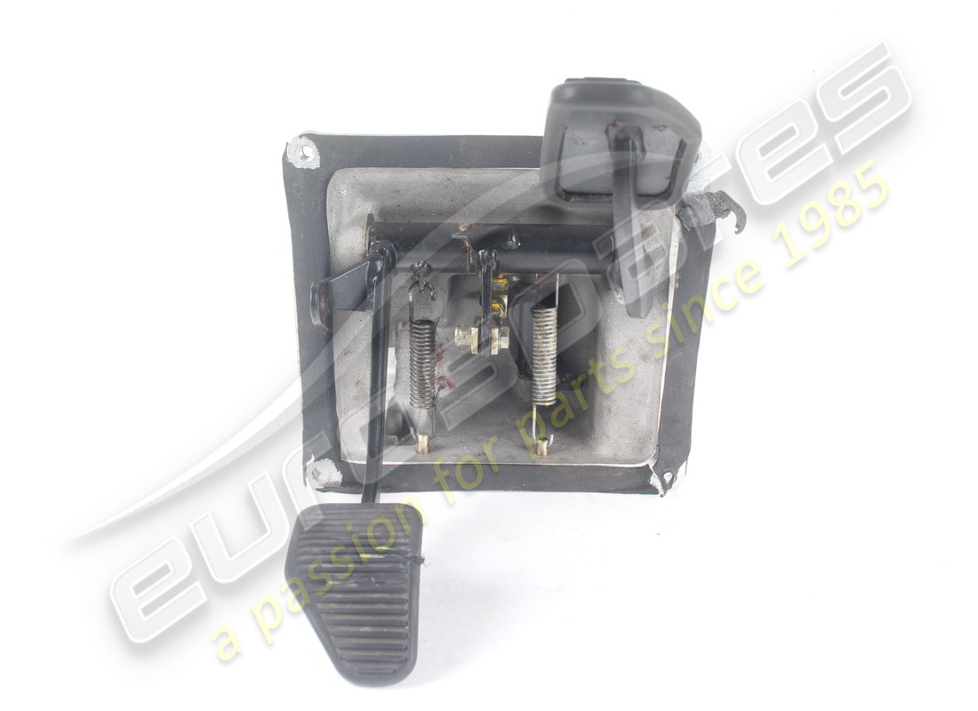 USED EUROSPARES RHD COMPLETE PEDAL ASSEMBLY. PART NUMBER EAP1726343 (2) used eurospares rhd complete pedal assembly. part number eap1726343 (2)