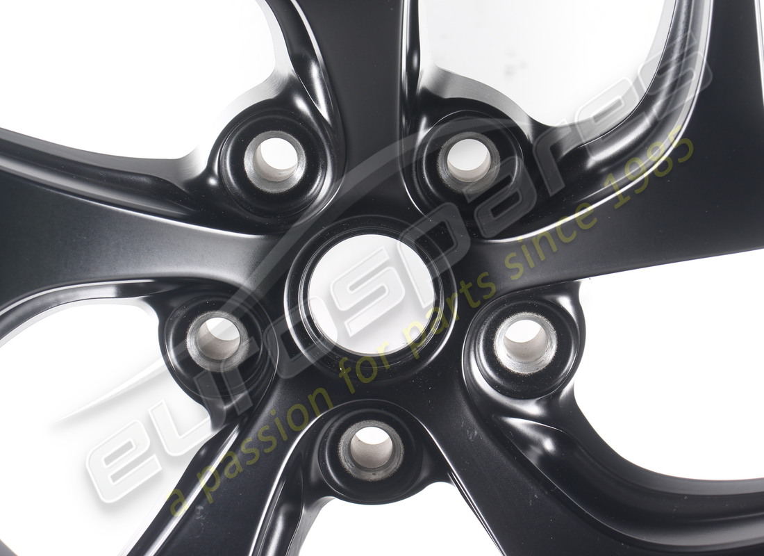 new (other) ferrari rh rear wheel. part number 334490 (2)