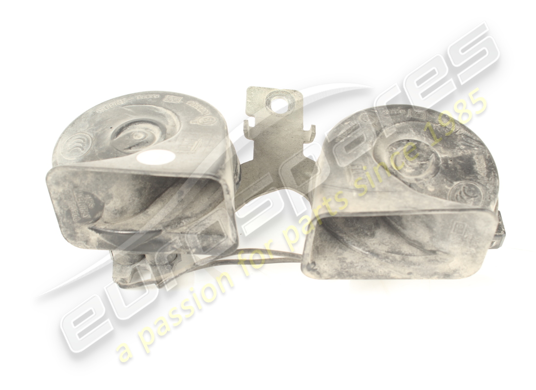 USED Ferrari HORN COMPLETE WITH BRACKET . PART NUMBER 251347 (1)