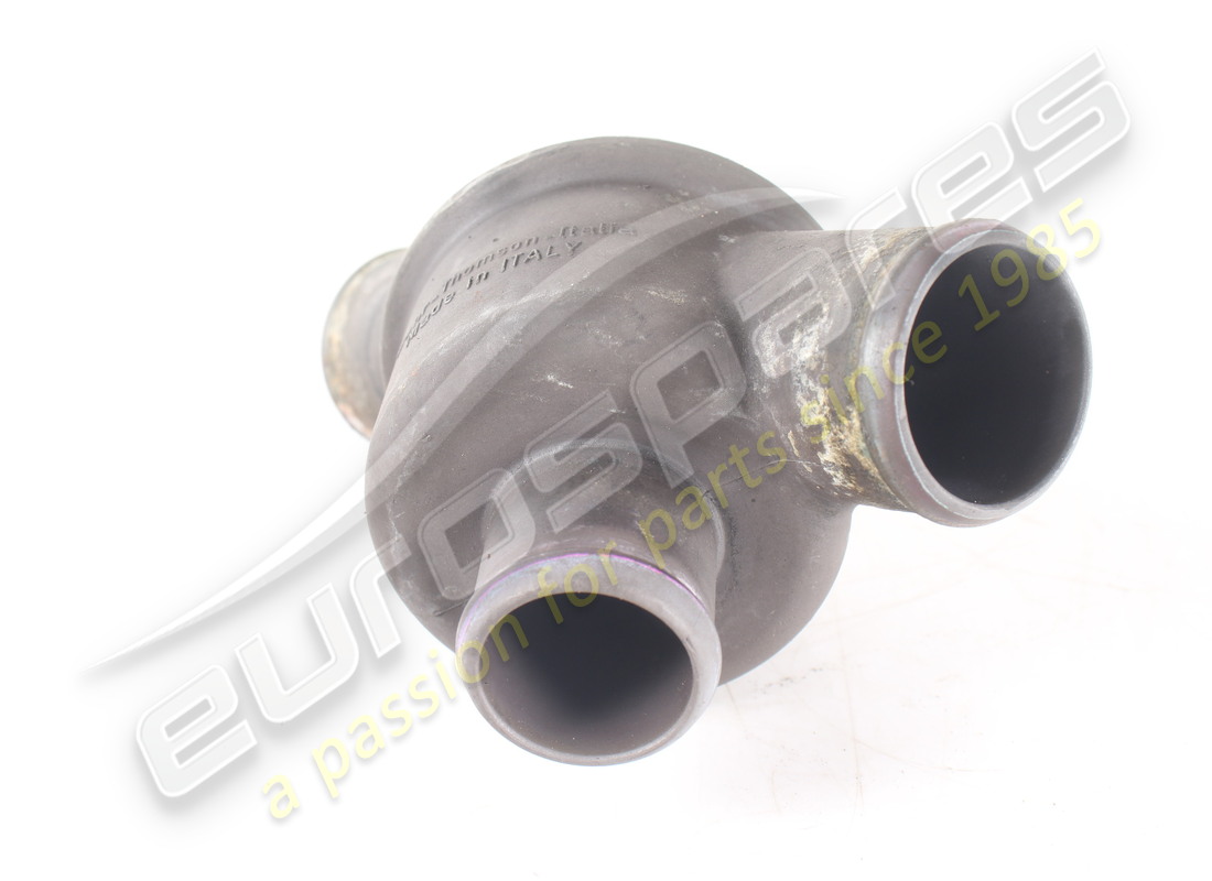 used maserati thermostat. part number 585045600 (2)