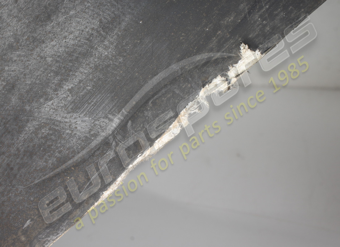 used ferrari rh rear wheelhouse. part number 62345200 (2)