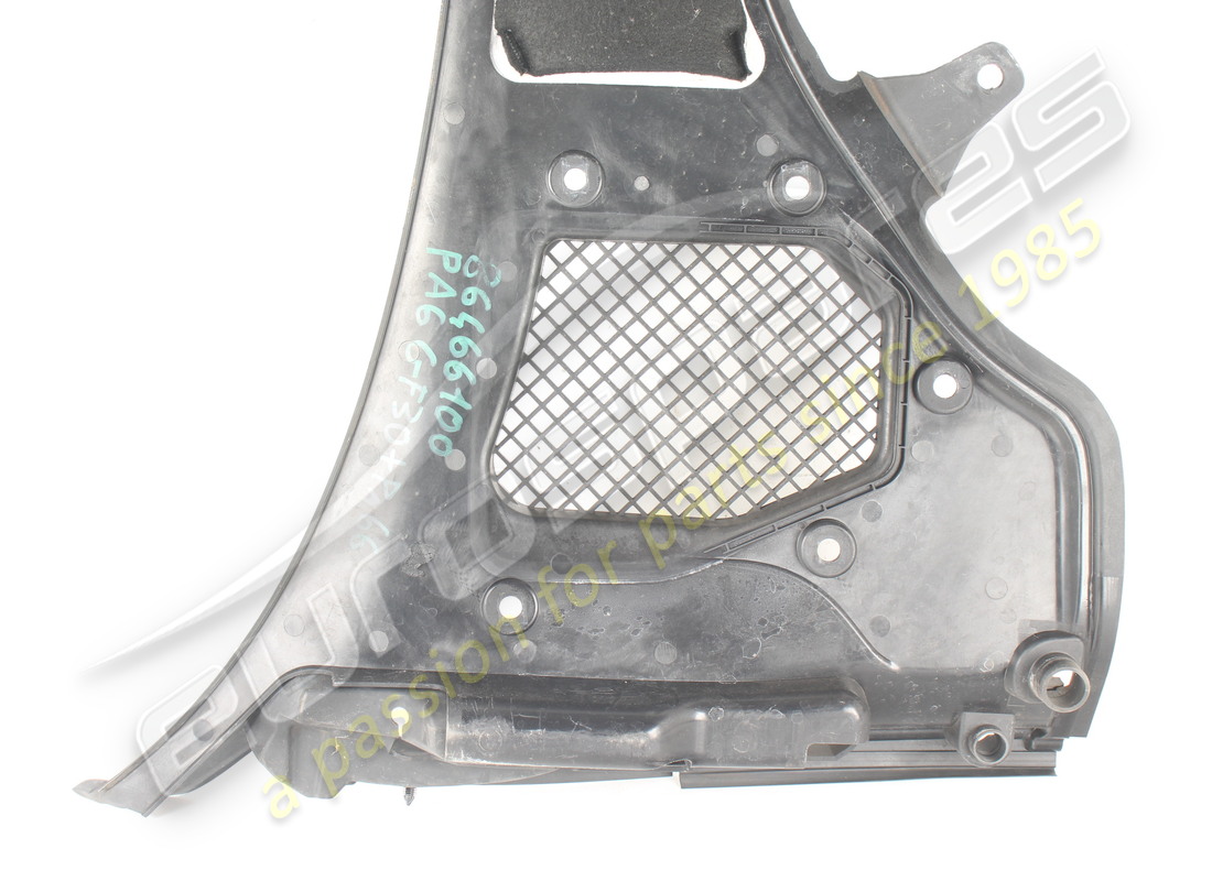 used ferrari complete lh underwindscreen tr. part number 86466100 (5)
