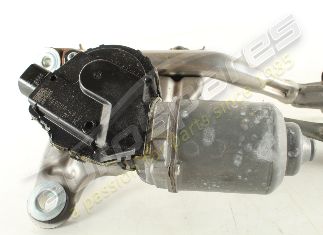 used ferrari complete windscreen wiper assembly. part number 88847300 (4)