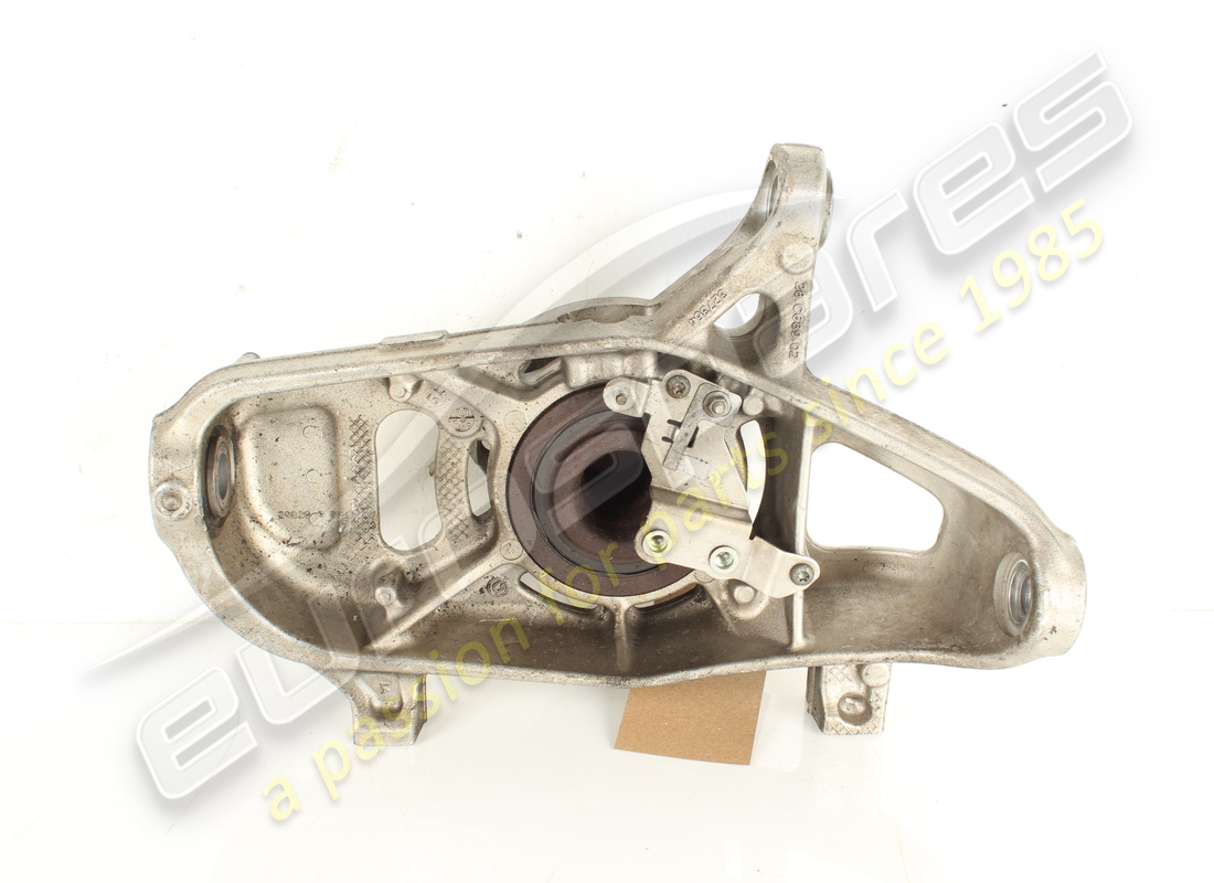 used ferrari complete rh front hub carrier. part number 328040 (2)