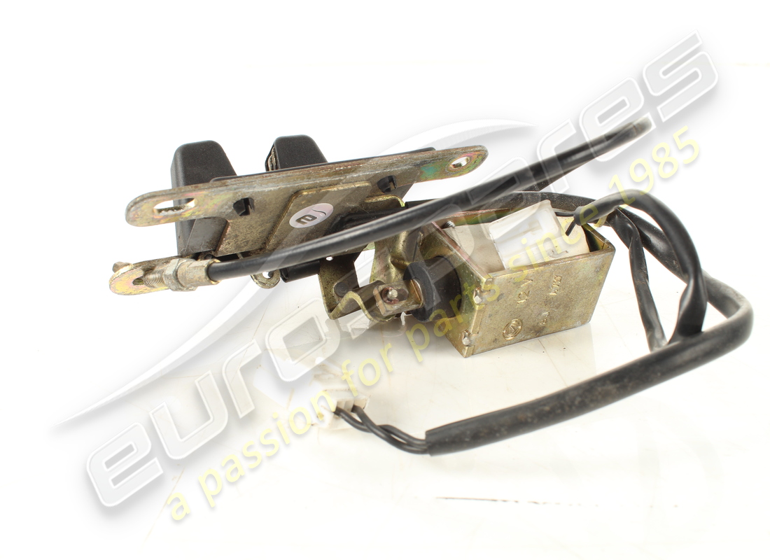 used maserati lock mechanism with solenoid. part number 384700125 (2)