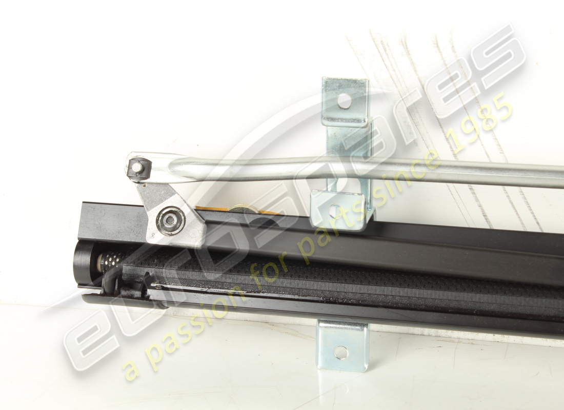 used maserati electric sunshade. part number 66947900 (2)