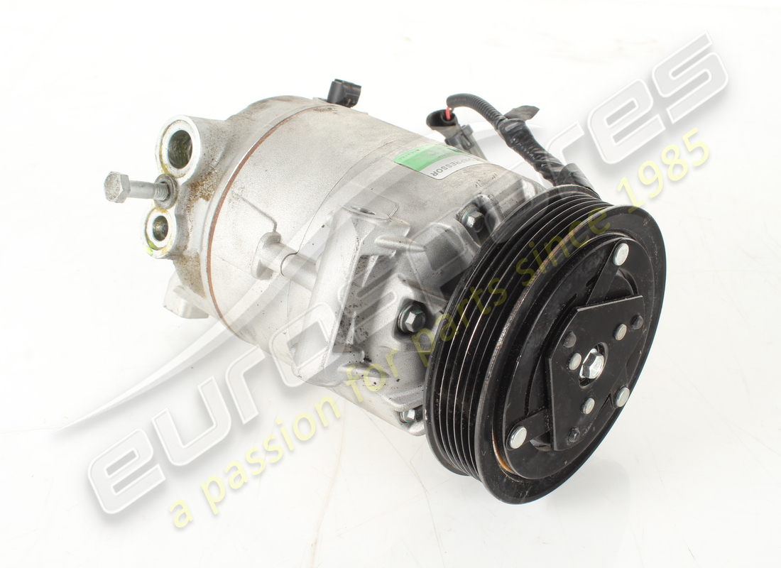 used ferrari air conditioning compressor. part number 265692 (1)