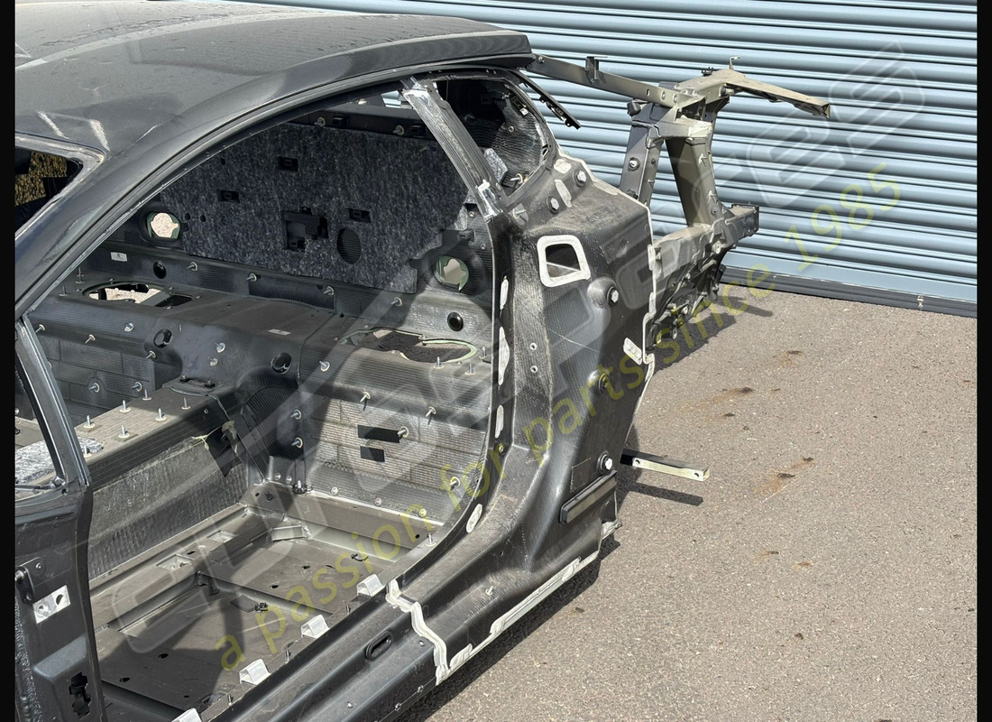 used lamborghini complete lhd bodyshell - coupe. part number eap1564154 (8)
