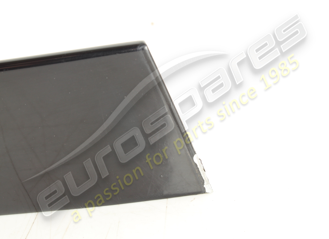 used maserati lh front outer door trim. part number 67066400 (2)