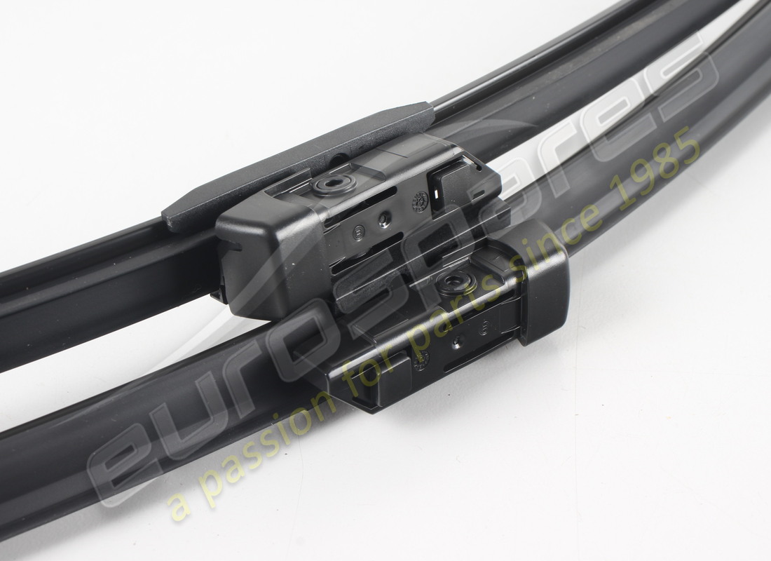 new maserati wiper blades kit. part number 673012892 (2)