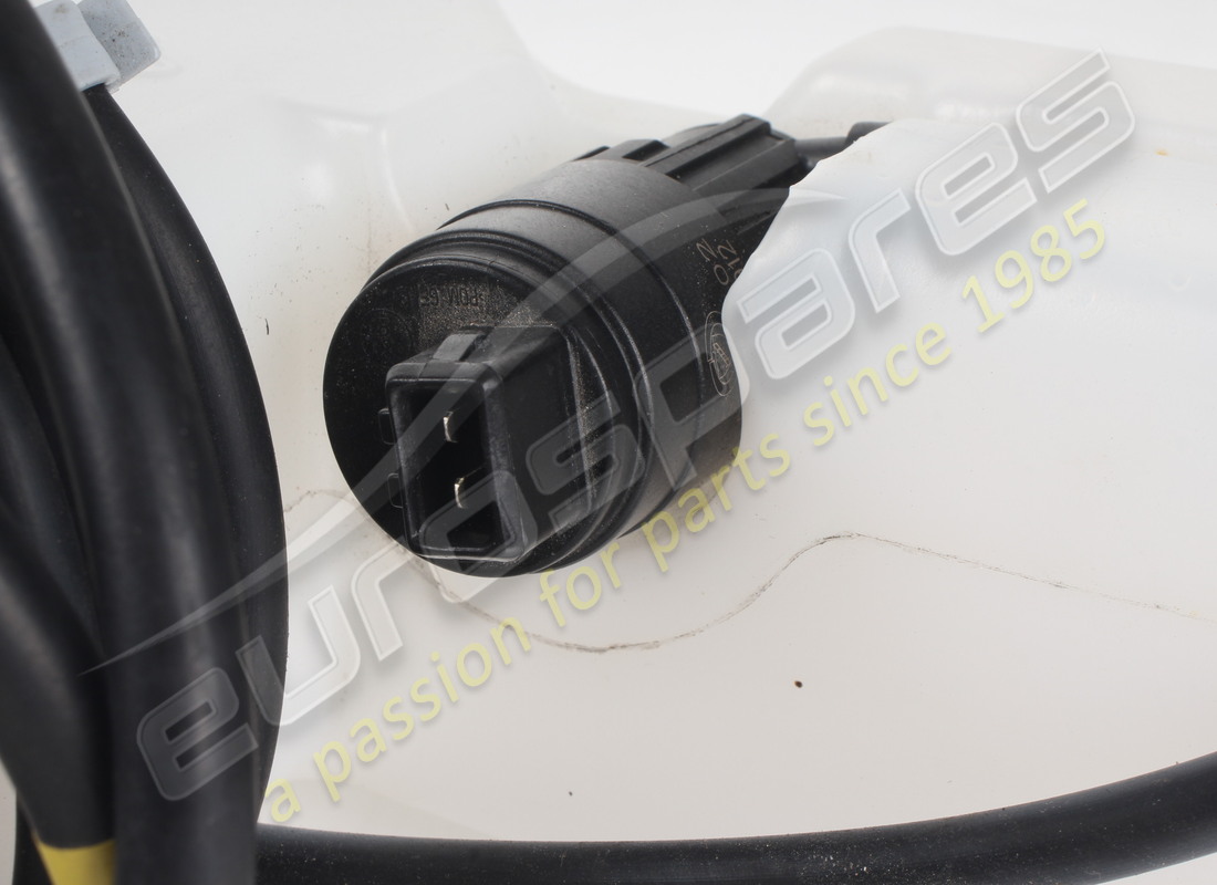 used ferrari contenitore lavaparabr. complete. part number 980133 (4)