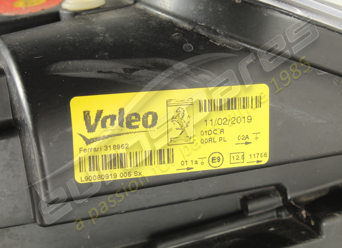 used ferrari lh bi-xenon headlight. part number 318962 (8)