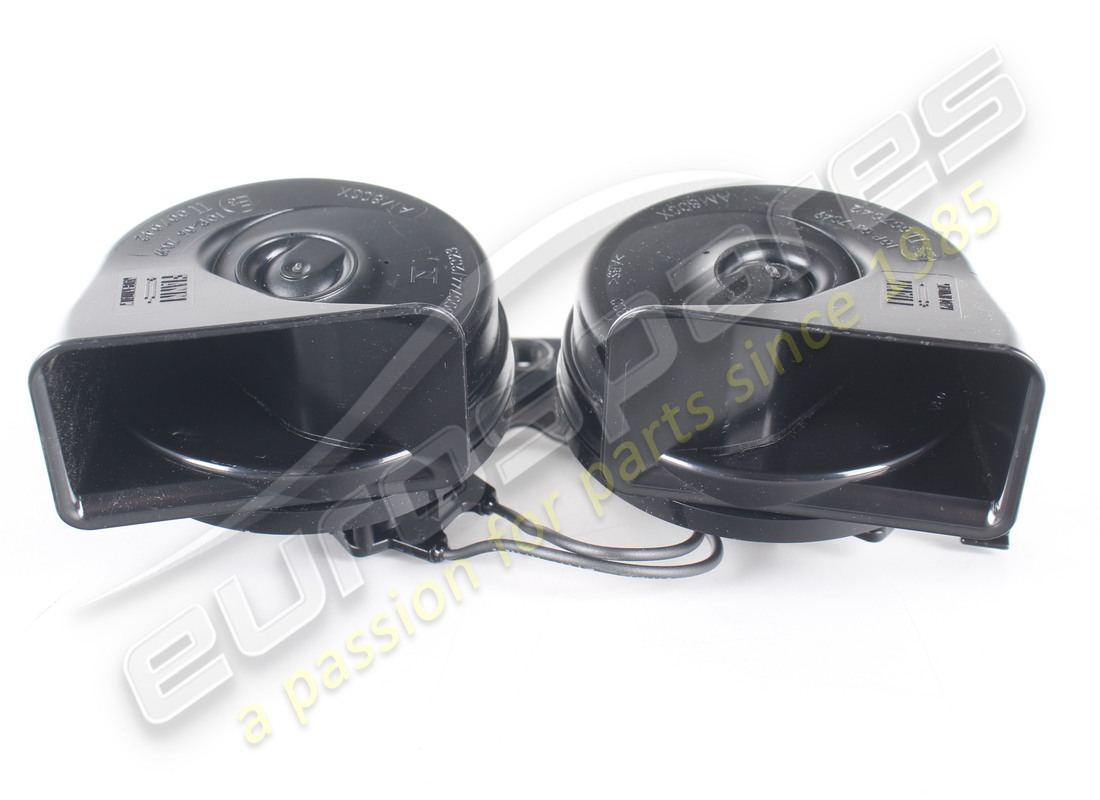 NEW ASTON MARTIN HORN ASSEMBLY & BRACKET. PART NUMBER AD2313A803BB (2) new aston martin horn assembly & bracket. part number ad2313a803bb (2)