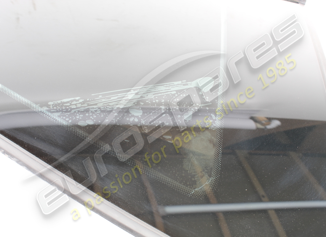 used ferrari rh rear window. part number 81908600 (2)