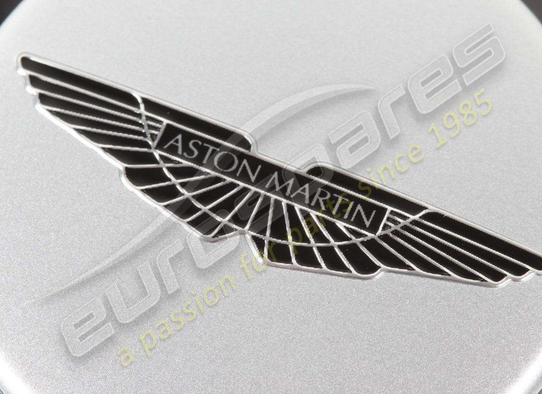 new aston martin wheel badge-silver. part number ay2y1a096aa (4)