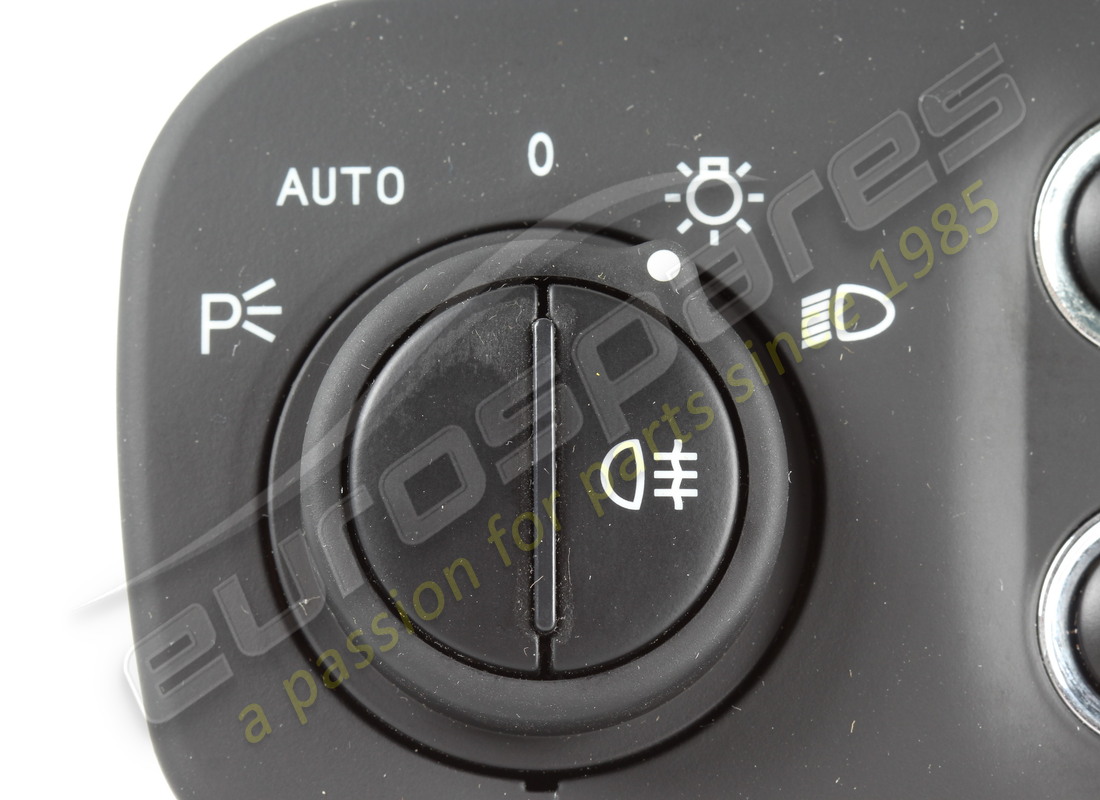 new (other) maserati dashboard ctrl. button panel. part number 266766 (4)