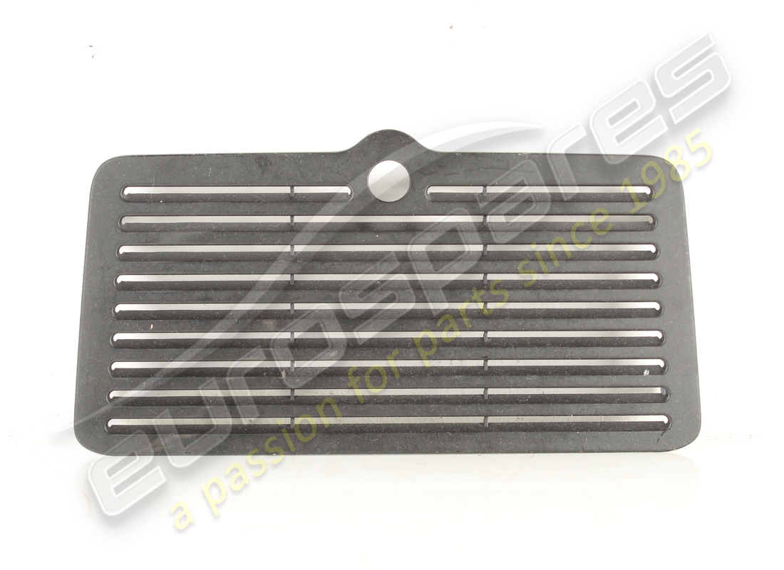 used maserati central air diffuserblack. part number 66526700 (1)