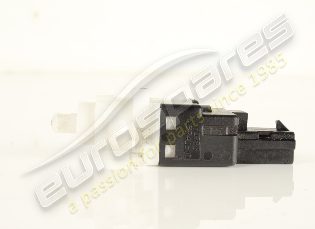 used ferrari push-button switch. part number 201957 (2)