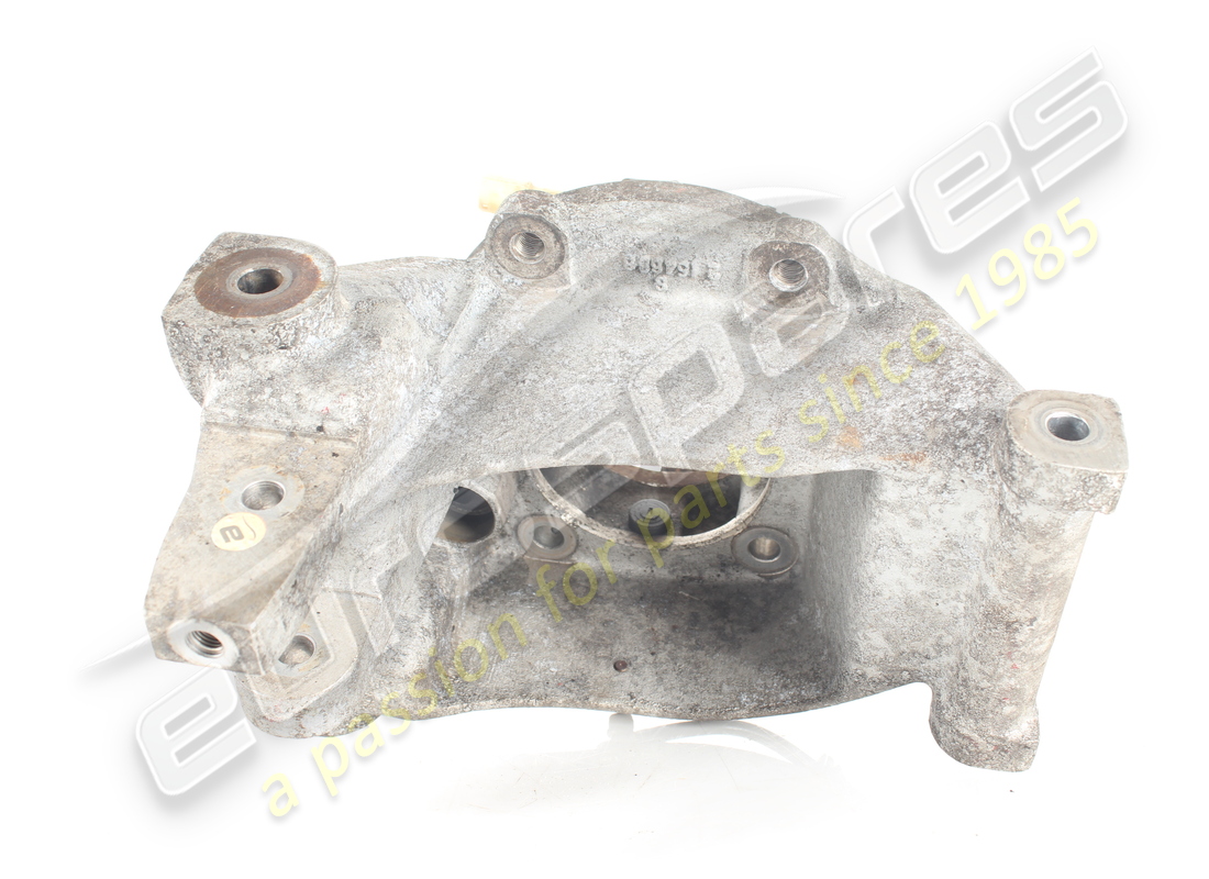 used ferrari lh rear hub holder complete. part number 178377 (2)