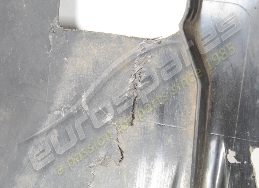 damaged ferrari rear underbody shield. part number 84200000 (7)