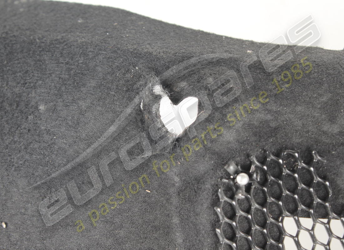 damaged ferrari riparo v.ruota ant. parte an. part number 88064400 (3)