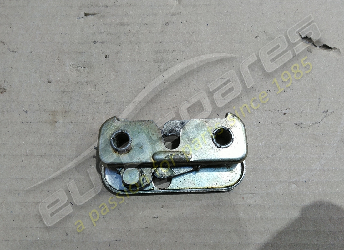 used ferrari bonnet lock. part number 60277407 (2)