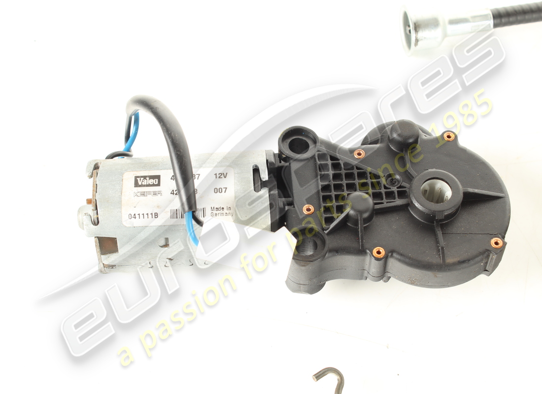 used maserati front rh seat back structure. part number 980139479 (4)