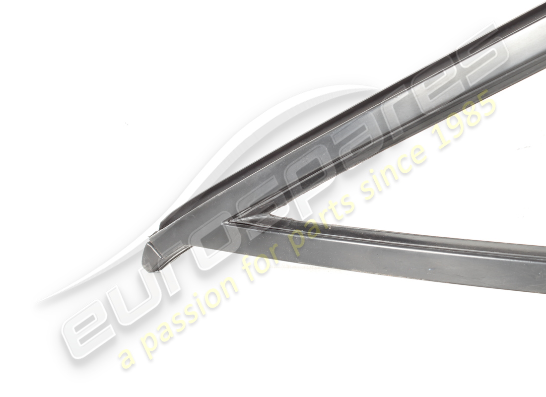 used ferrari rh door glass frame gts. part number 60292000 (6)