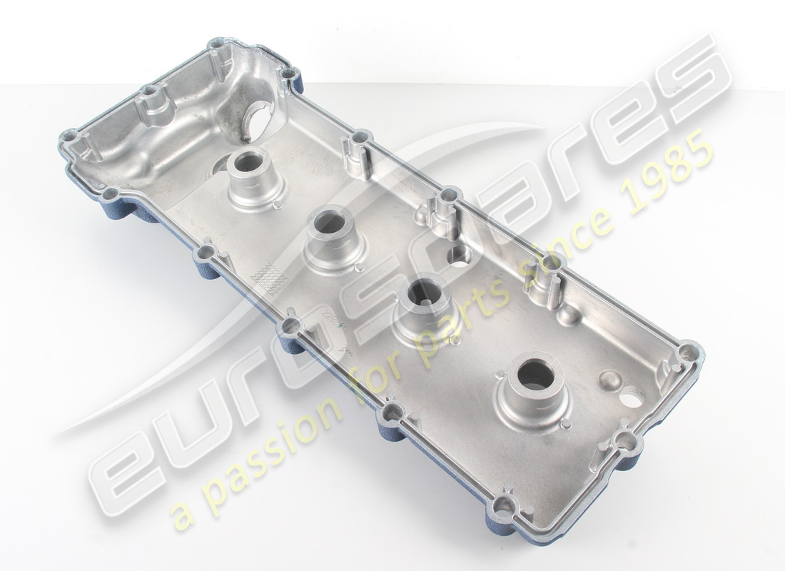new maserati rh cylinder head cover. part number 228861 (2)