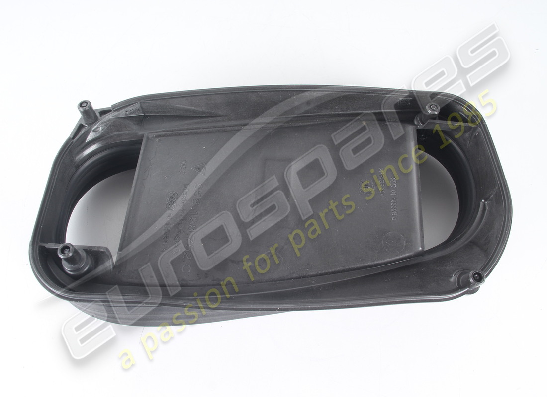 NEW PORSCHE CONNECTION PIECE. PART NUMBER 95B128752C (2) new porsche connection piece. part number 95b128752c (2)
