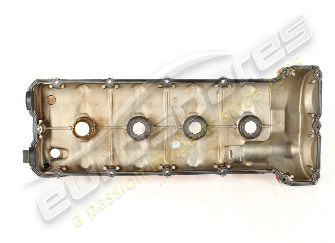 used maserati rh cylinder head cover. part number 187815 (5)