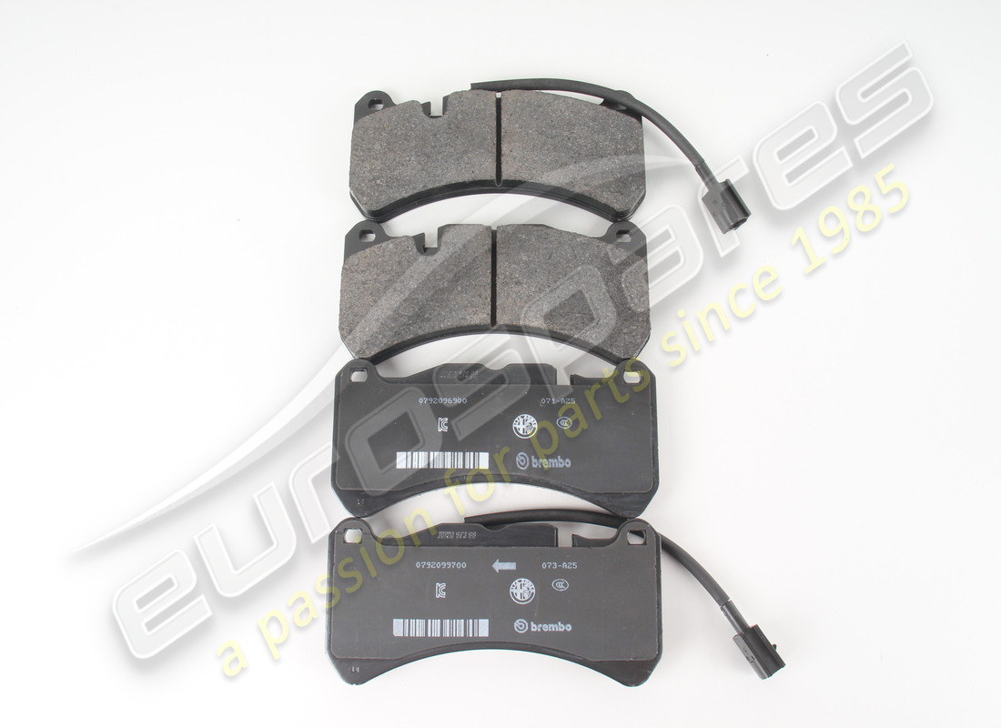 new maserati front pad kit. part number 673012866 (2)