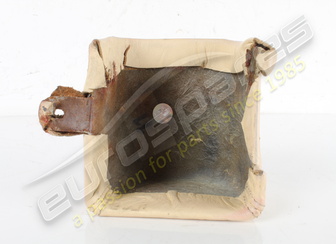 used ferrari lh cover gts. part number 61917300 (4)
