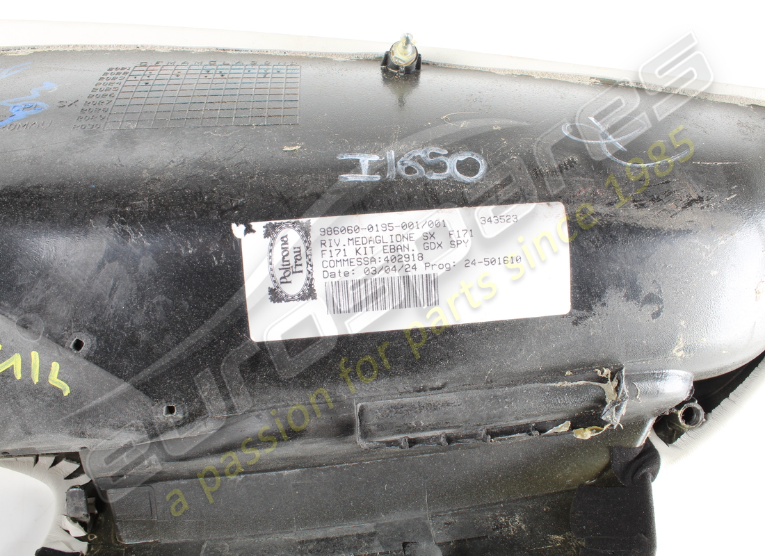 used ferrari medaglione sx sellato complete. part number 784977 (7)