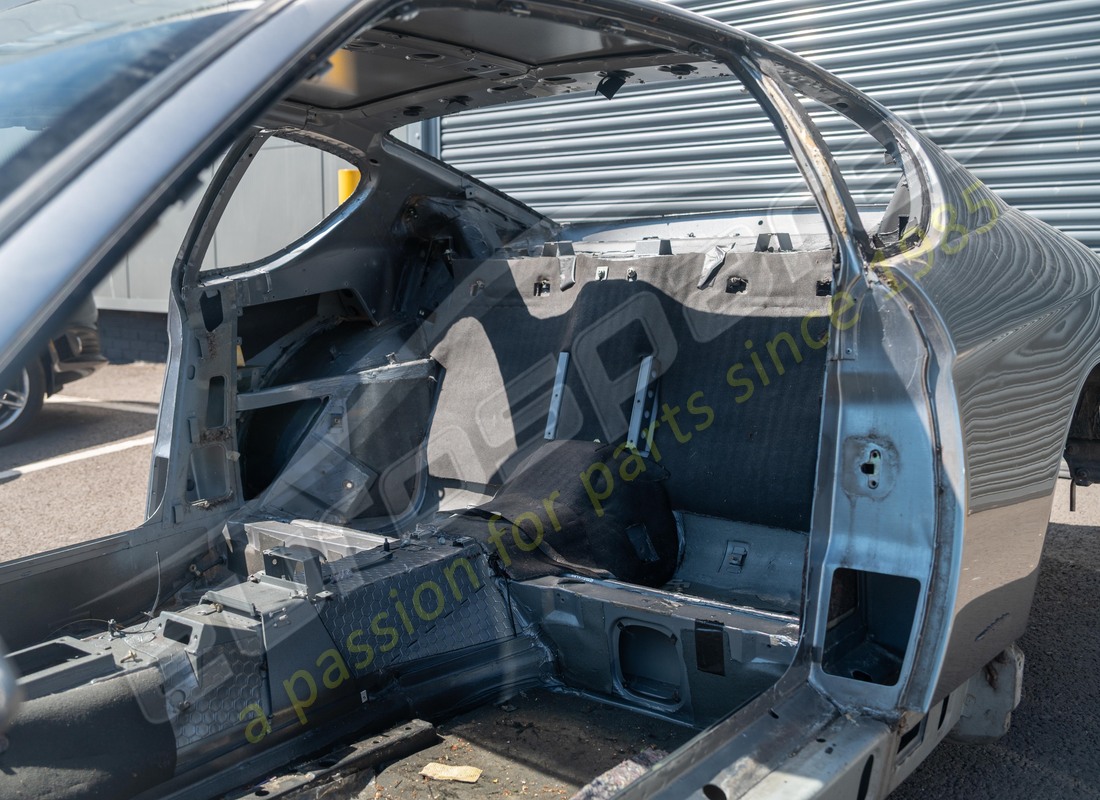 used ferrari complete bodyshell. part number 65887700 (6)