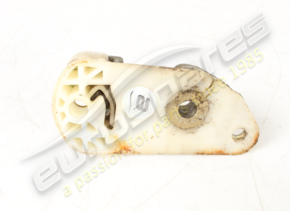 used ferrari rh catch plate. part number 40115503 (2)
