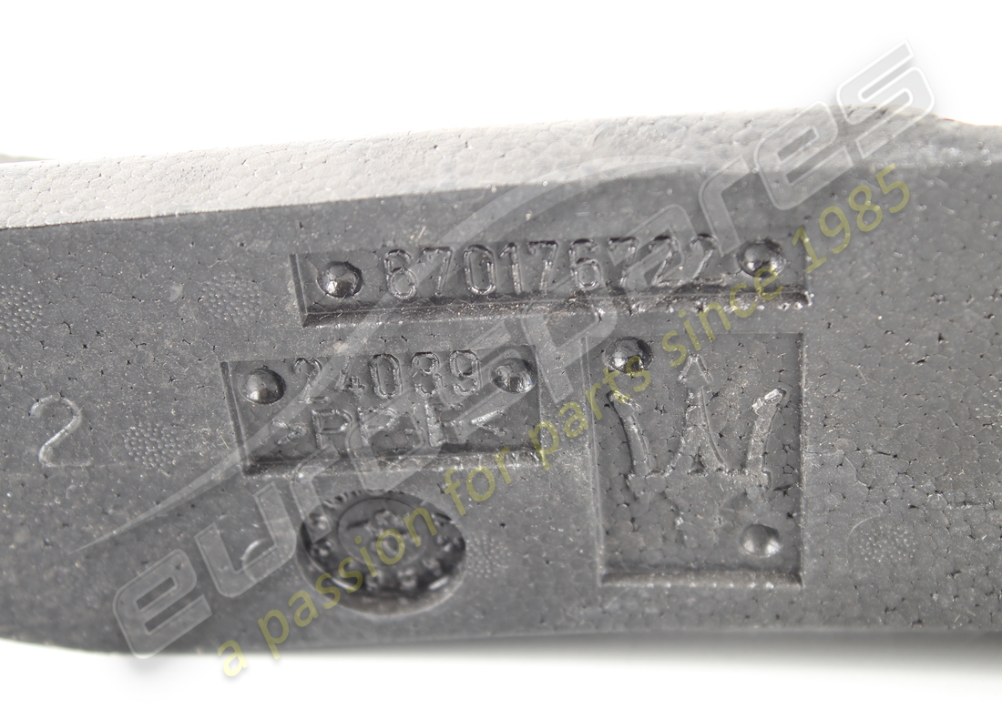 new maserati rh lower central front bumpe. part number 670176722 (3)