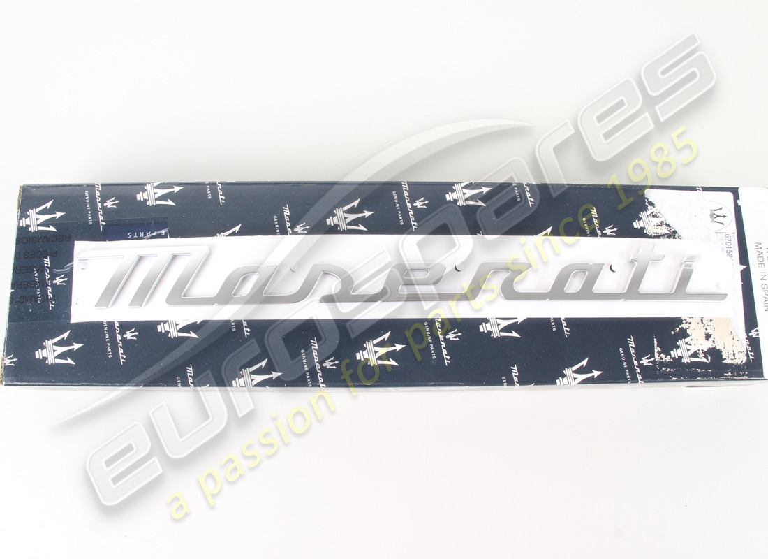 new maserati maserati logo on boot lid. part number 670158141 (2)