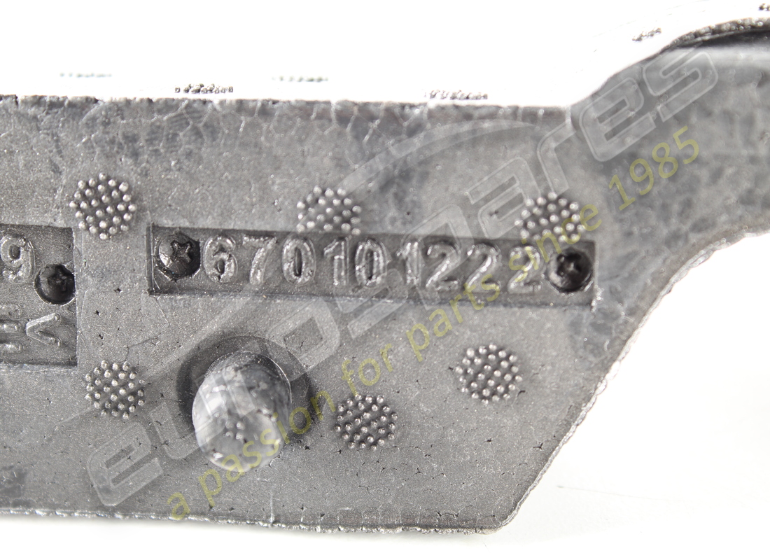 new maserati rh front upper bumper absorb. part number 670101222 (3)