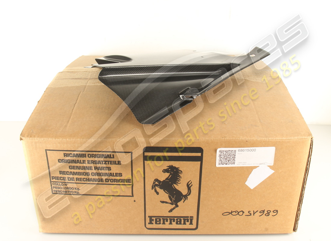 new ferrari rh rear panel -carbon pane. part number 68615000 (7)