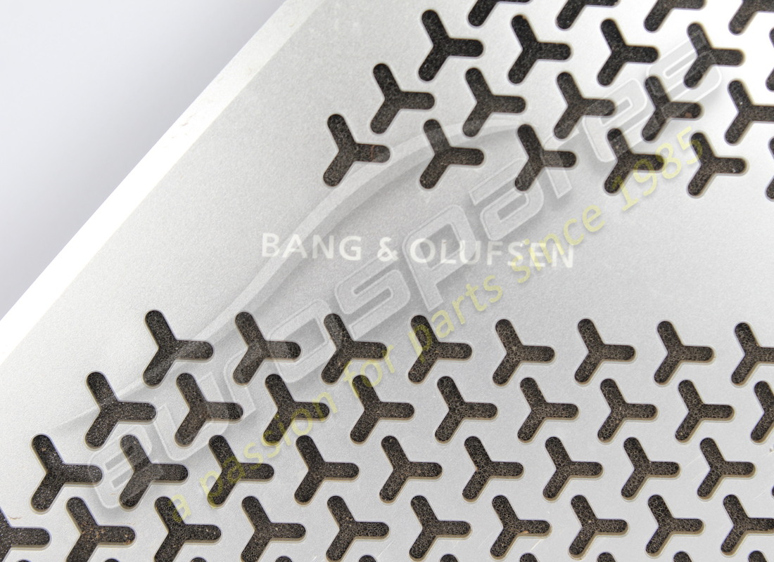 damaged lamborghini loudspeaker grille. part number 4ml868151a (3)