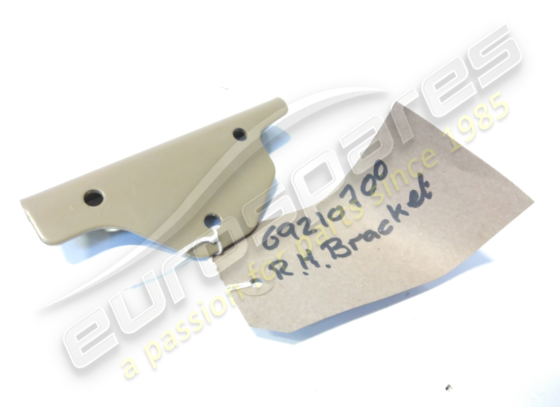 new maserati bracket. part number 69210700 (1)