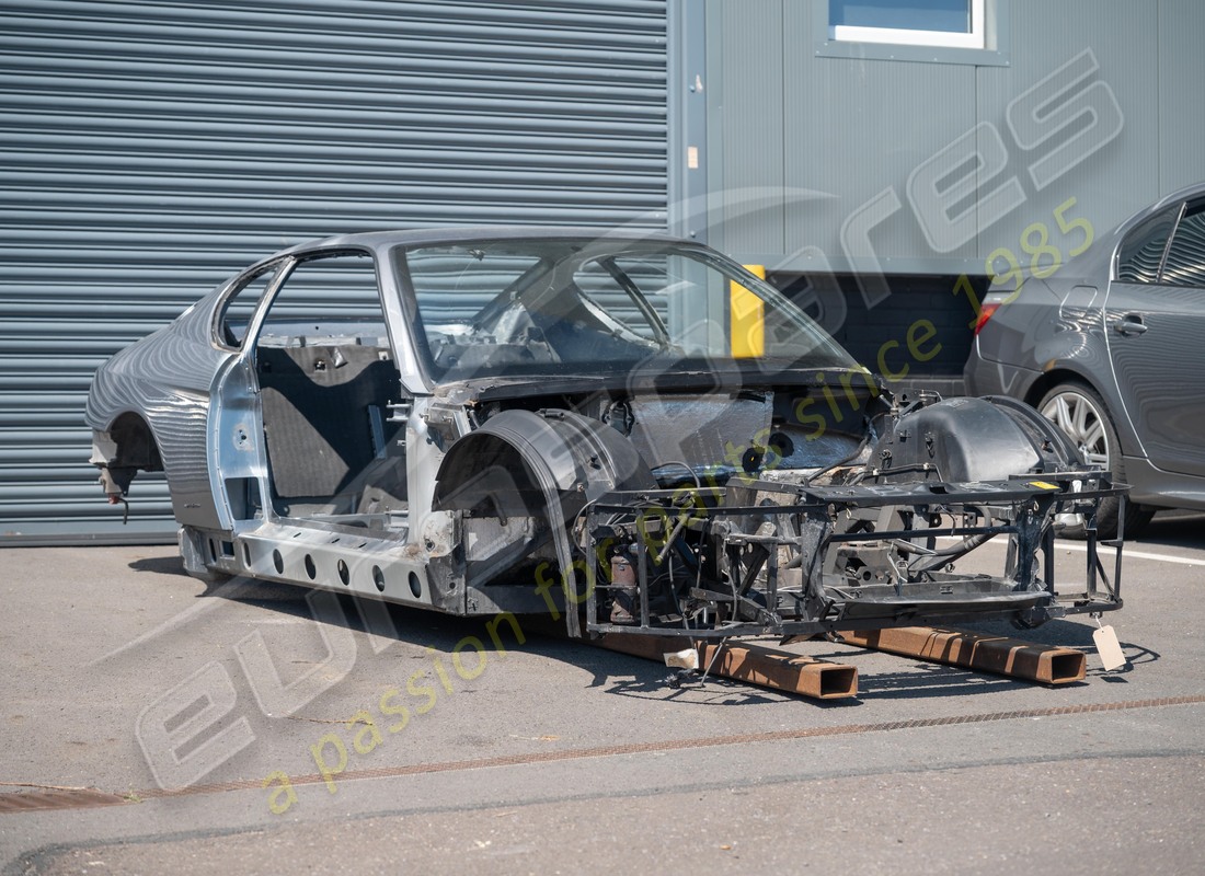 used ferrari complete bodyshell. part number 65887700 (2)