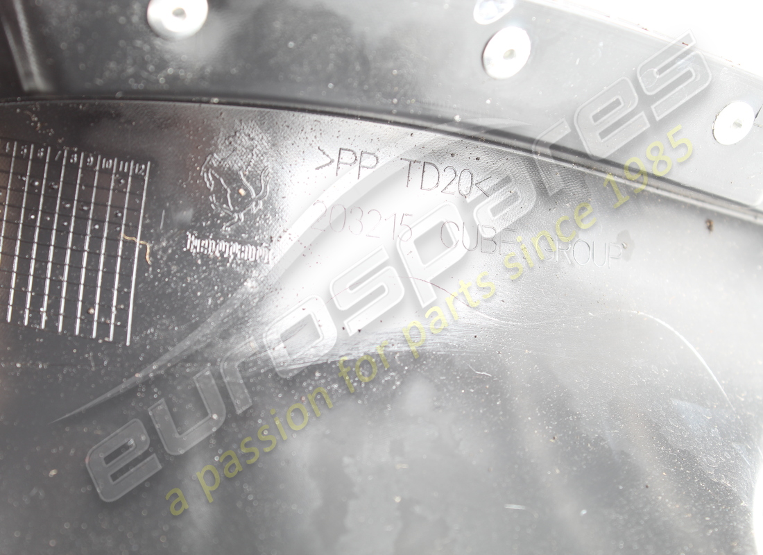 USED FERRARI CONVOGLIATORE POSTERIORE DX. PART NUMBER 770238 (3) used ferrari convogliatore posteriore dx. part number 770238 (3)