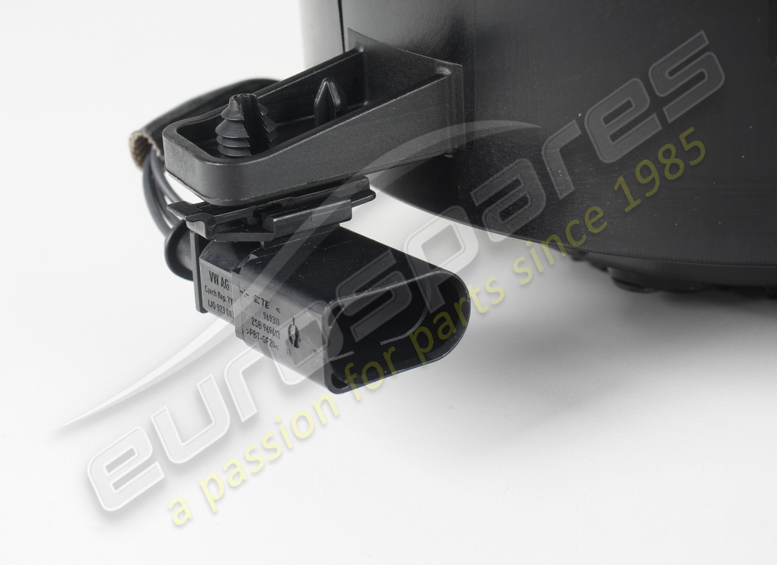new porsche fan. part number 992959133b (3)