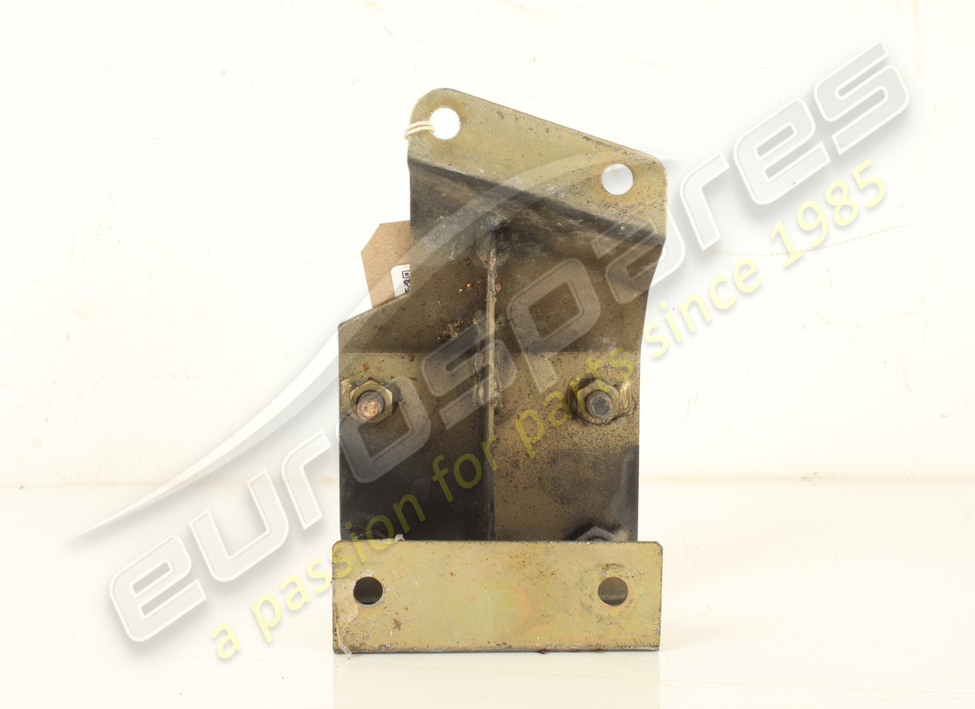 used ferrari rh braket for front bumper. part number 65048600 (1)