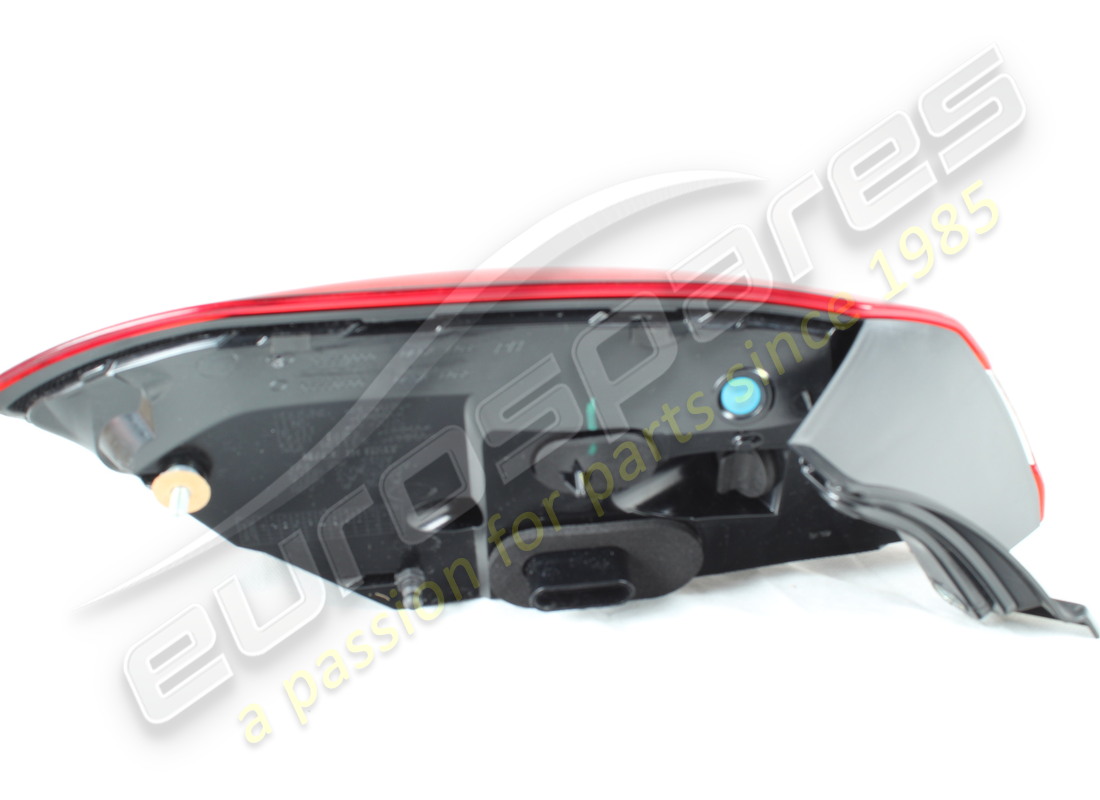 new maserati rear rh fixed tail light. part number 670106743 (2)